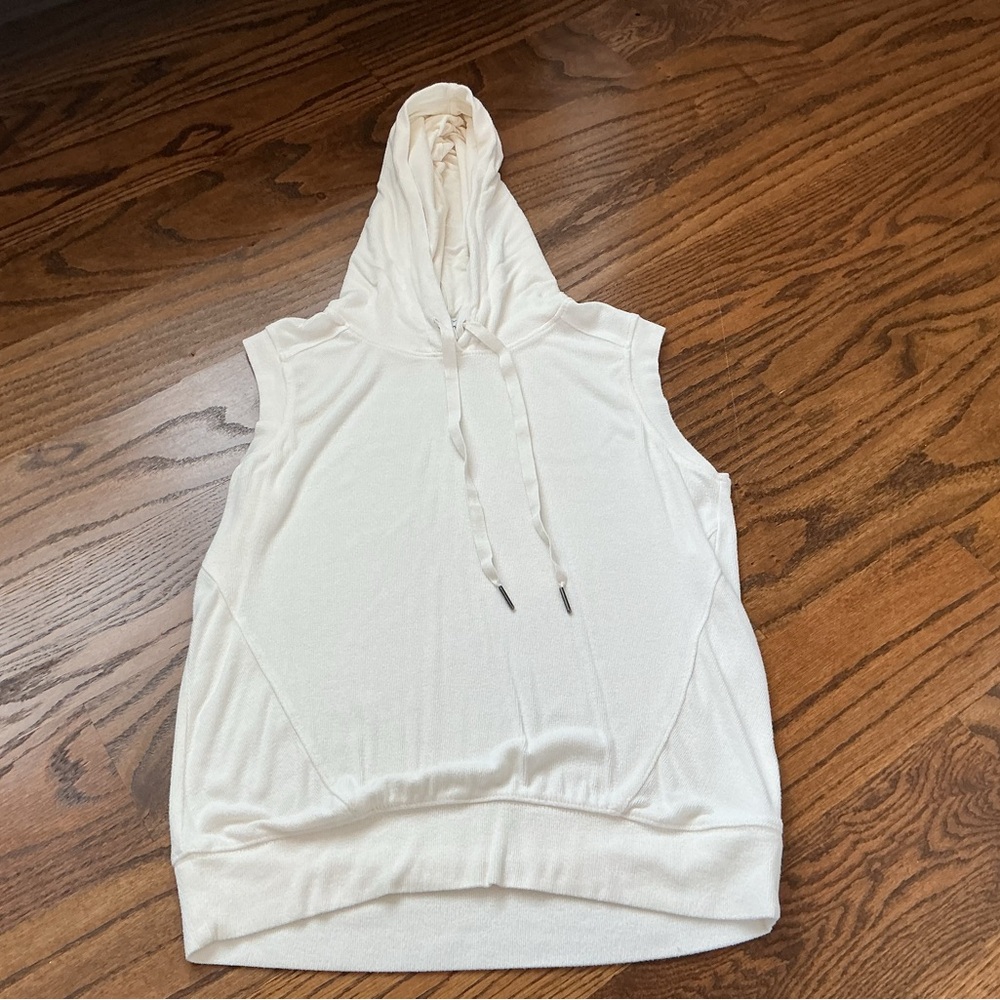 Evereve Cream Sleeveless Hoodie